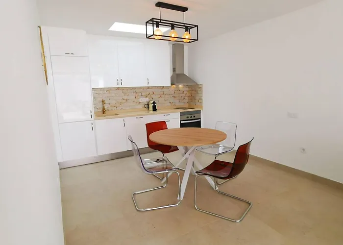 Prázdninový dům Stylish 2 Bedroom By Pride